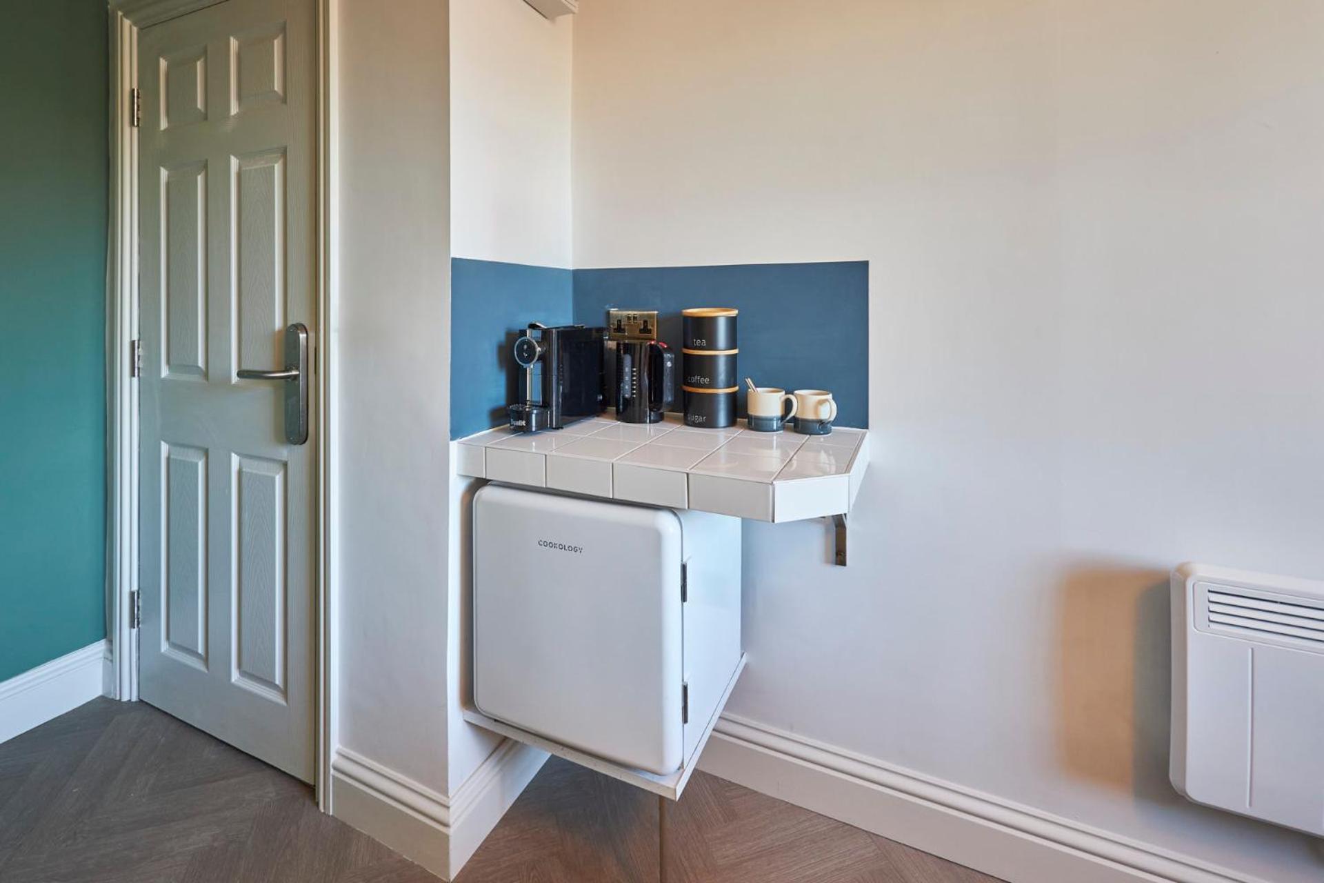 Arlington House Hotel - Self Check-In Suites Вулер Экстерьер фото