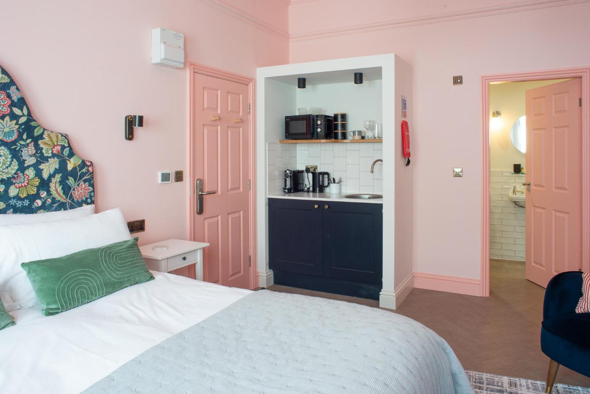 Arlington House Hotel - Self Check-In Suites Вулер Экстерьер фото